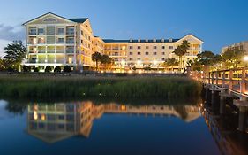 Courtyard Charleston Waterfront